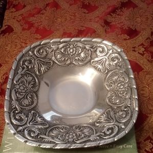 Wilton Armetale William and Mary Square Bowl